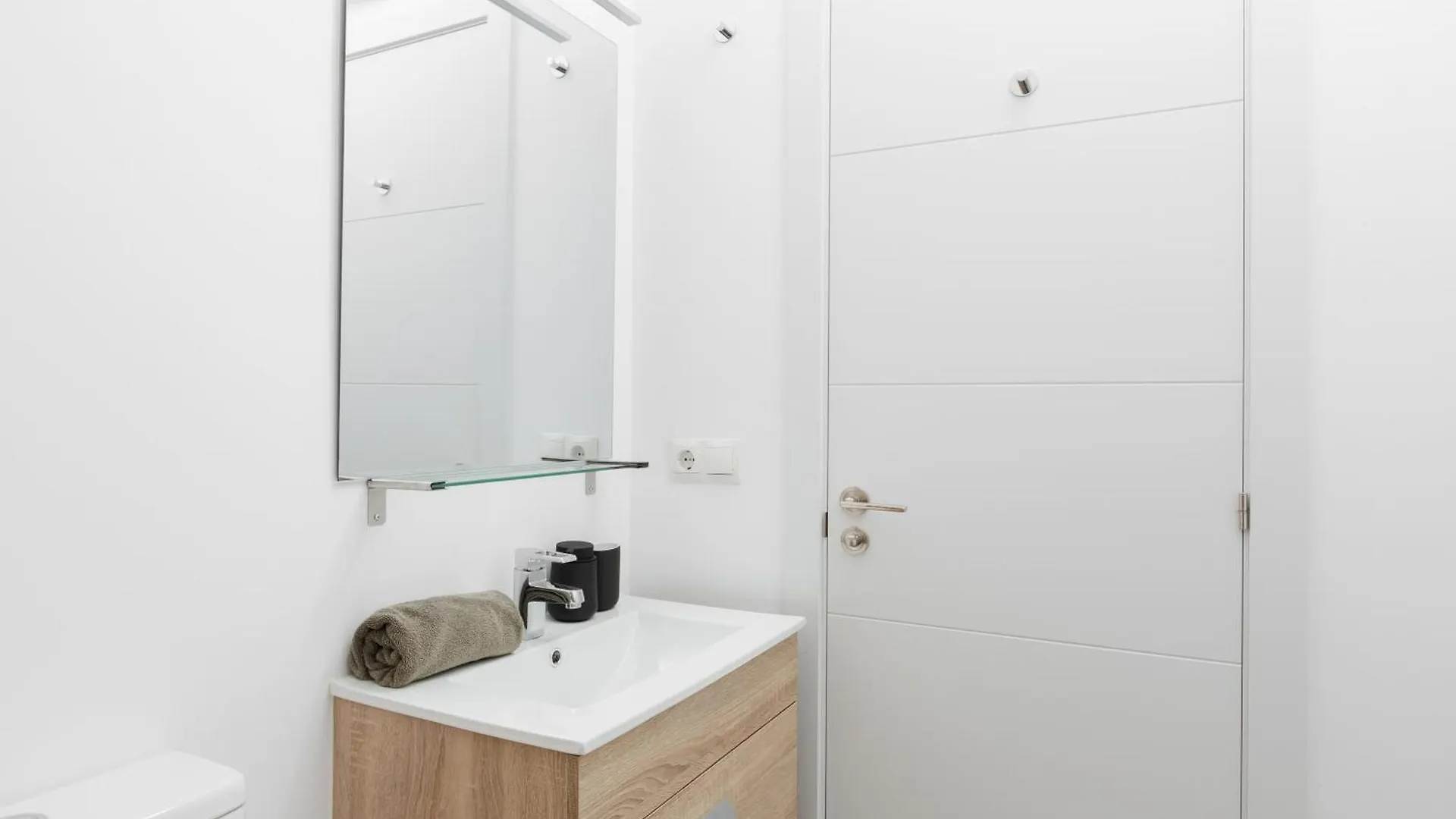 Rincon De Ollerias - Central Apartment With Parking Malaga 0*,  Spain